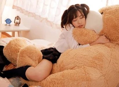 Cơn mưa kéo dài khiến việc đi về trở nên khó khăn